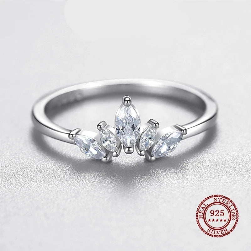 טבעת כסף 925 בעיצוב כתר מהודר 💍