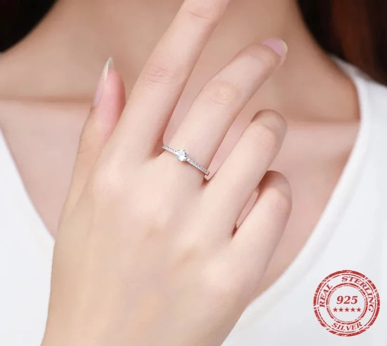 טבעת כסף 925 מוצקת בעיצוב עדין  💍